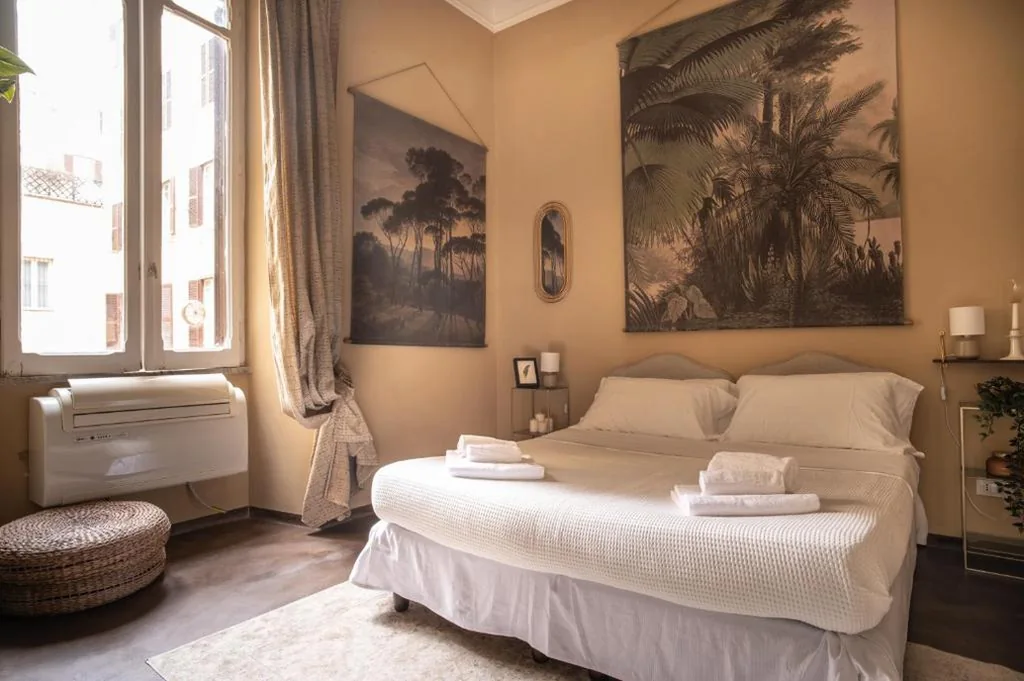 Superior Double Room — Mansio Gracchi Rooms – Rome City Center