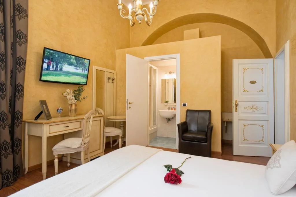 Superior Double Room — Navona Tower Relais