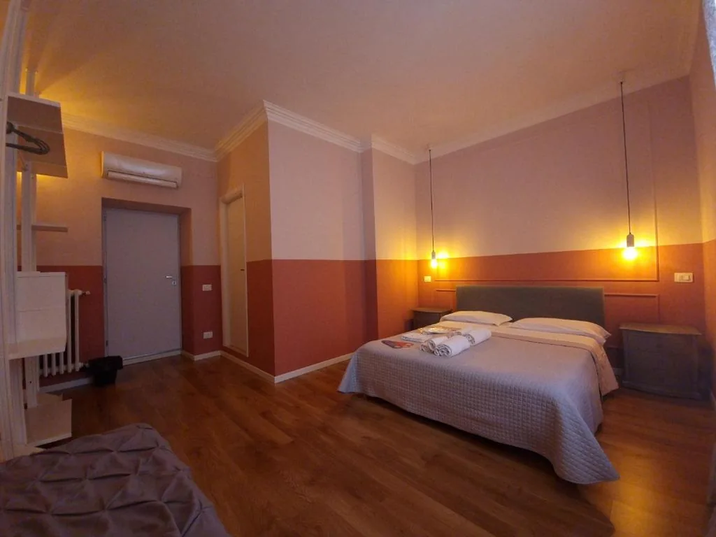 Camera Matrimoniale Superior — Rdr Tortona Rooms