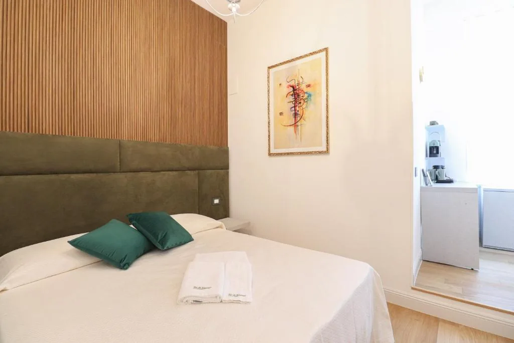Camera Matrimoniale Superior — Re Di Rhome Guest House