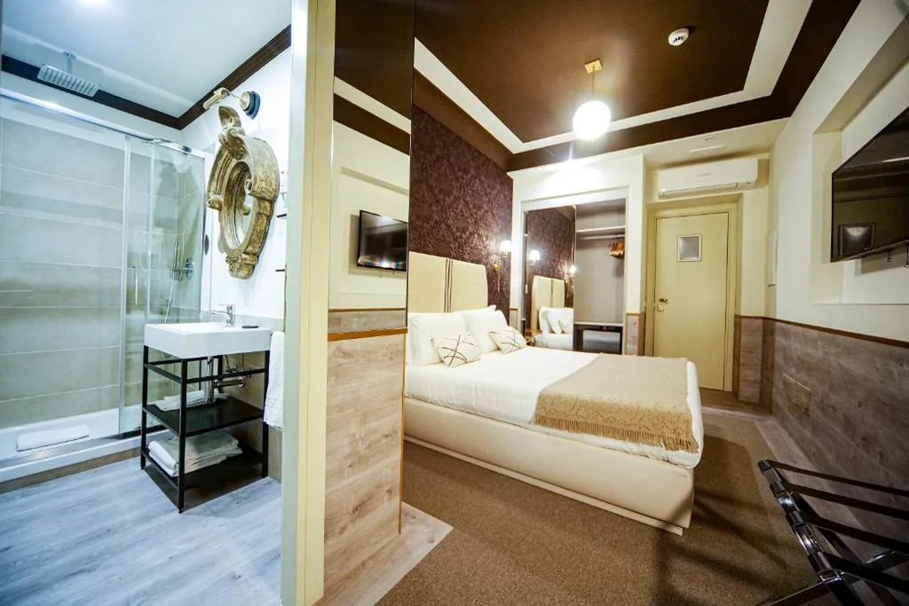 Superior Double Room — Relais Luxury Corso