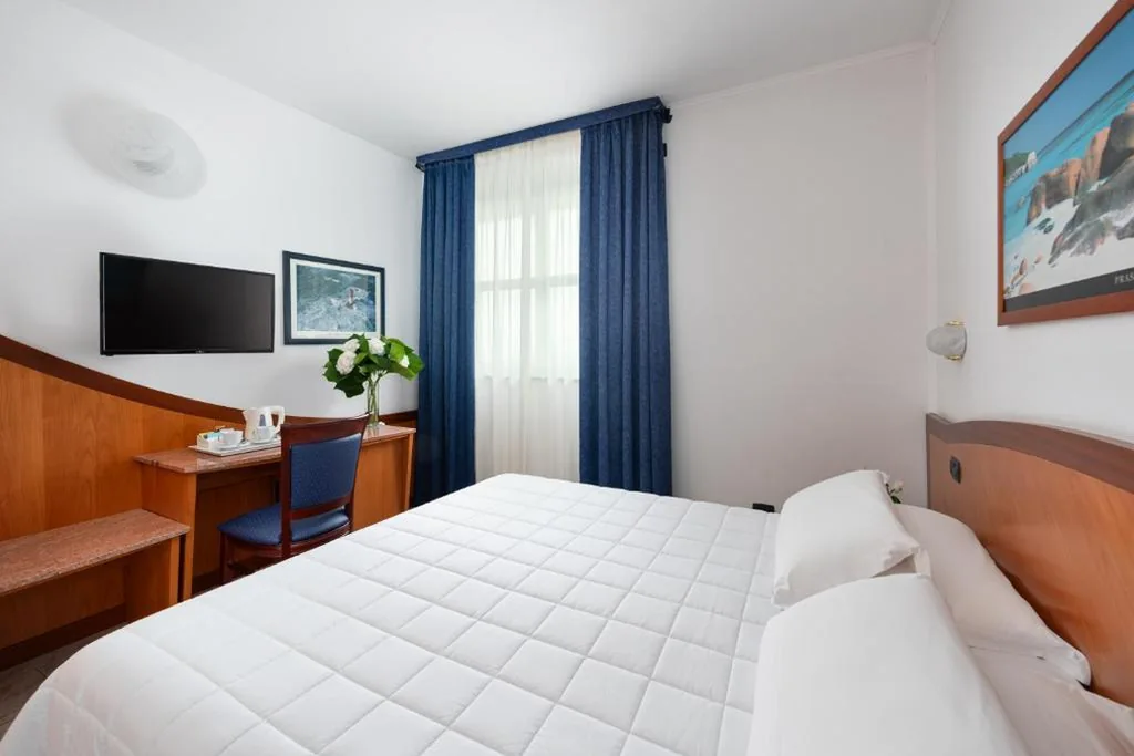 Superior Double Room — Rivoli Hotel