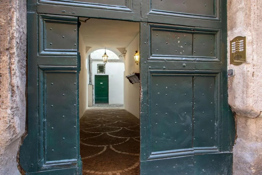 Superior Double Room — The Right Place 4U Navona Luxury Rooms