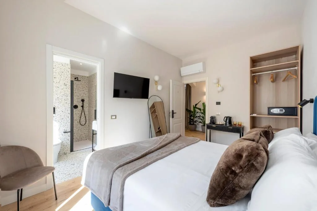 Superior Double Room — The Rubens Collection