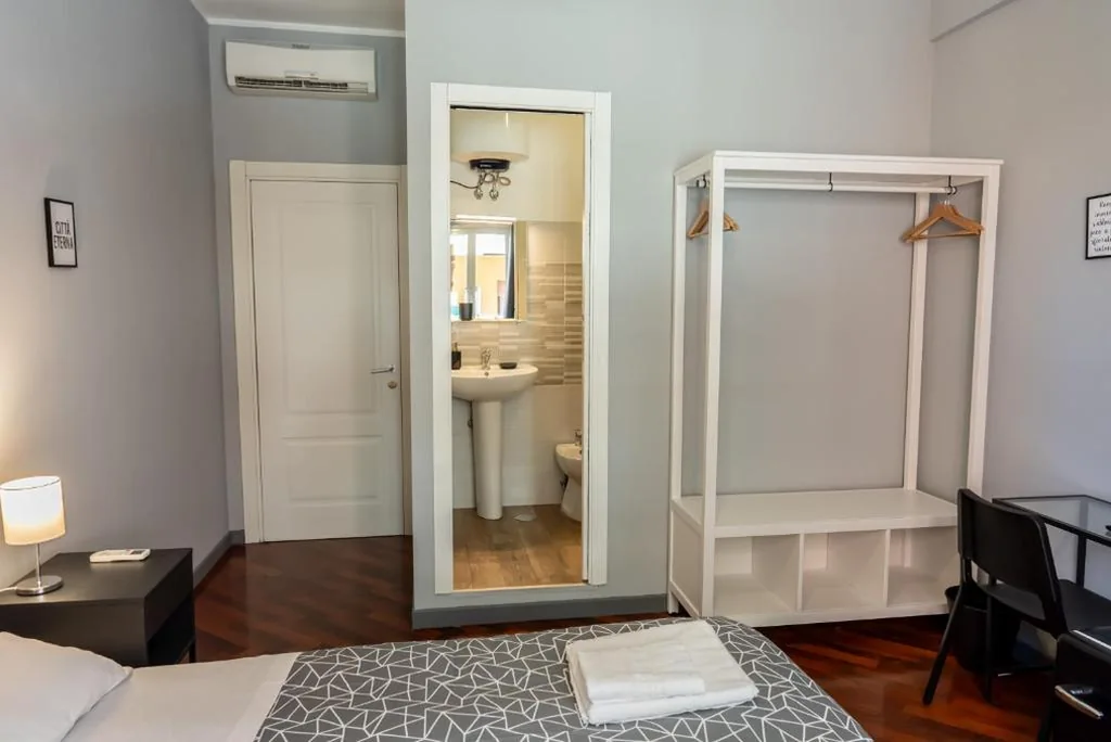 Camera Matrimoniale Superior — Trastevere Guestrooms