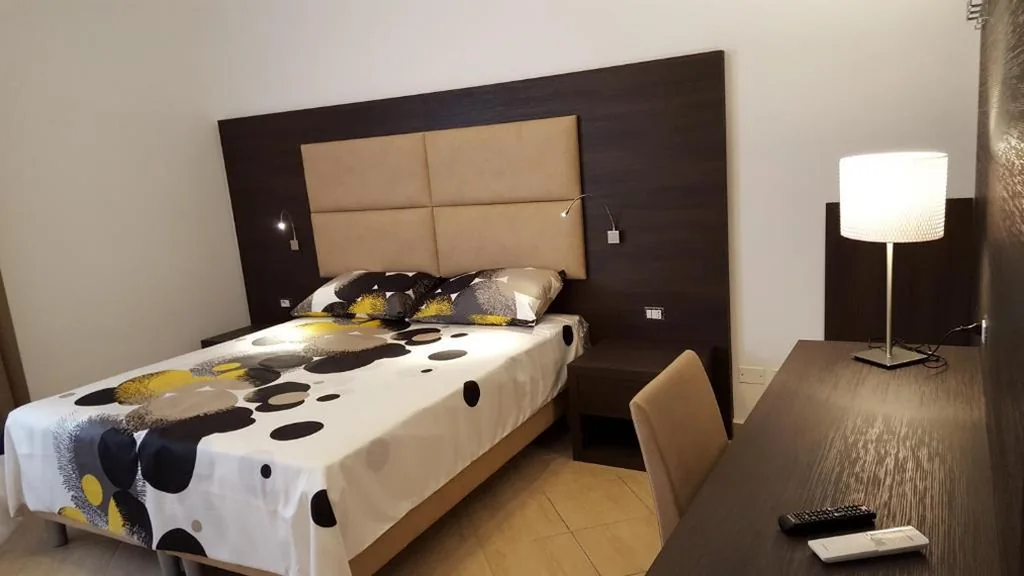 Superior Double Room — Una Finestra su Monti
