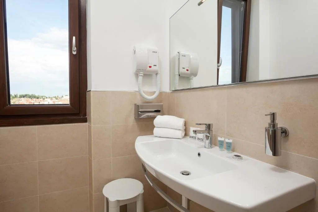 Superior Double Room — Window On Rome