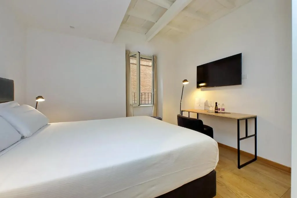 Superior Double Room — Youroom Vite