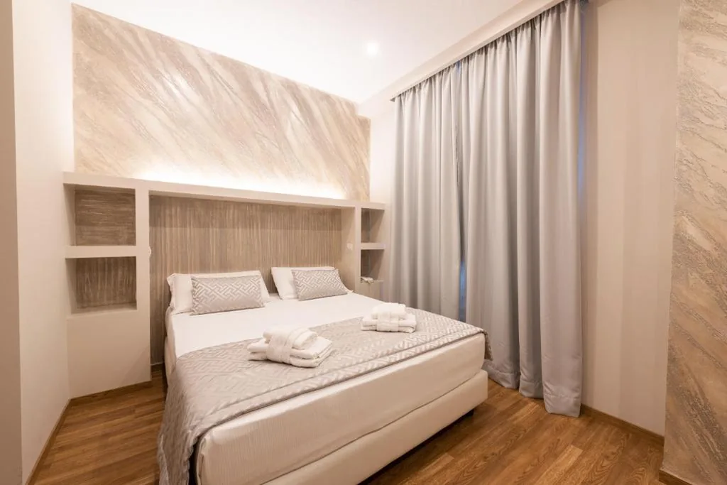 Double Room — Top Floor Colosseo Guesthouse
