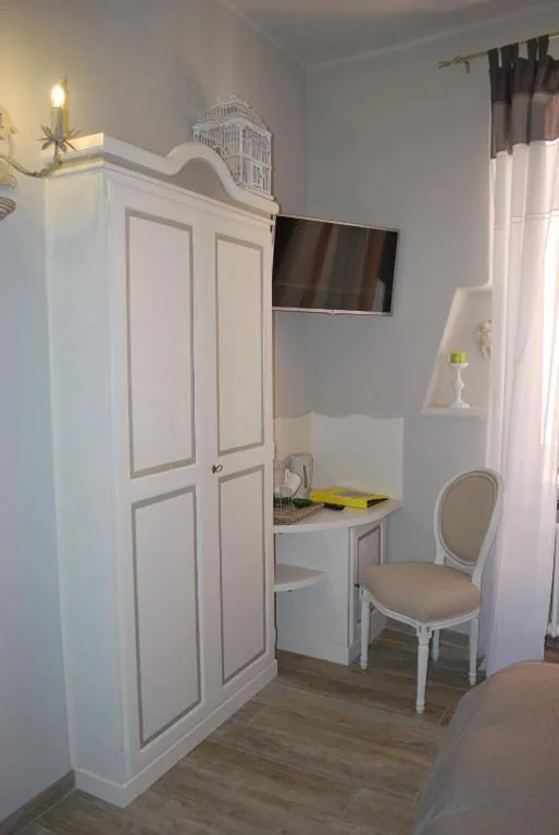 Vermentino Double Room with Private Bathroom — Affittacamere Irene