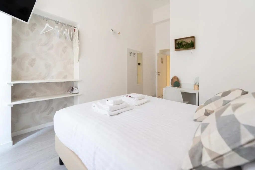 Camera Matrimoniale — White Gioberti Guesthouse