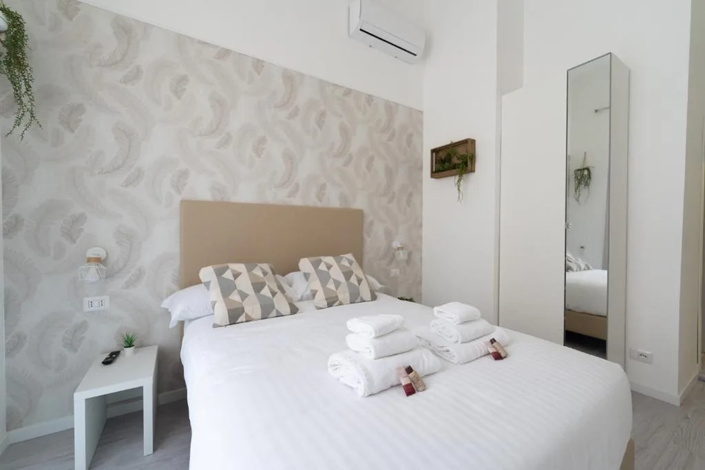 Camera Matrimoniale — White Gioberti Guesthouse