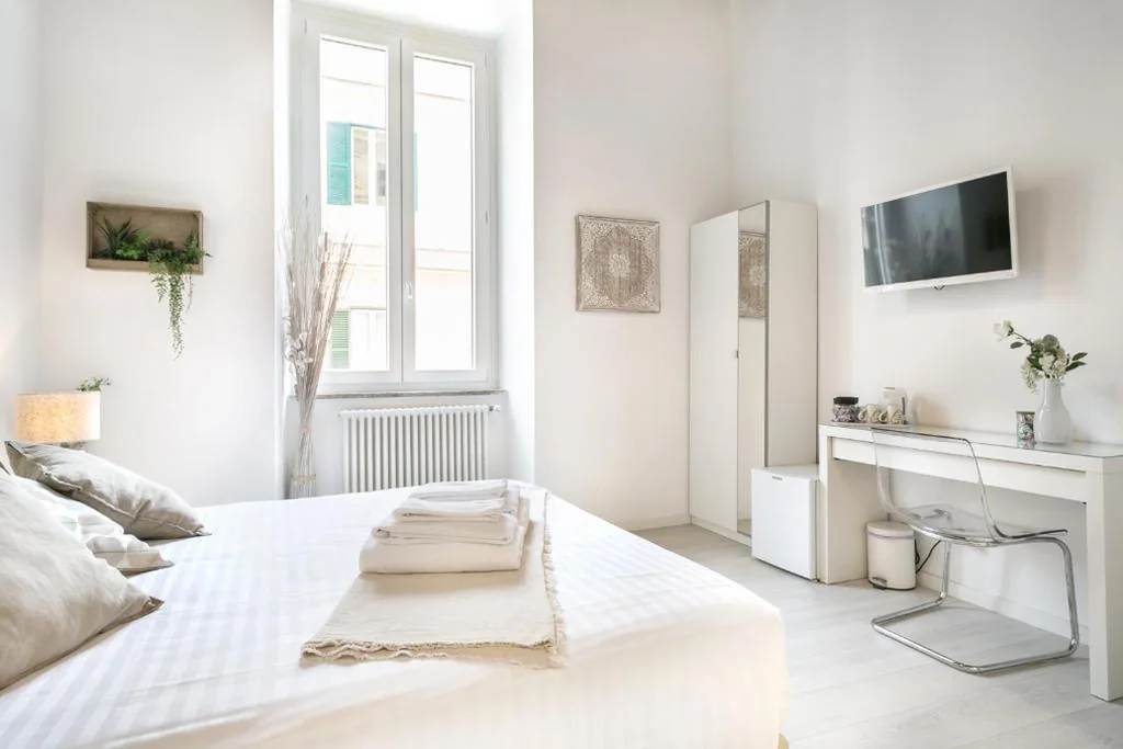 Camera Matrimoniale — White Ostilia Guesthouse