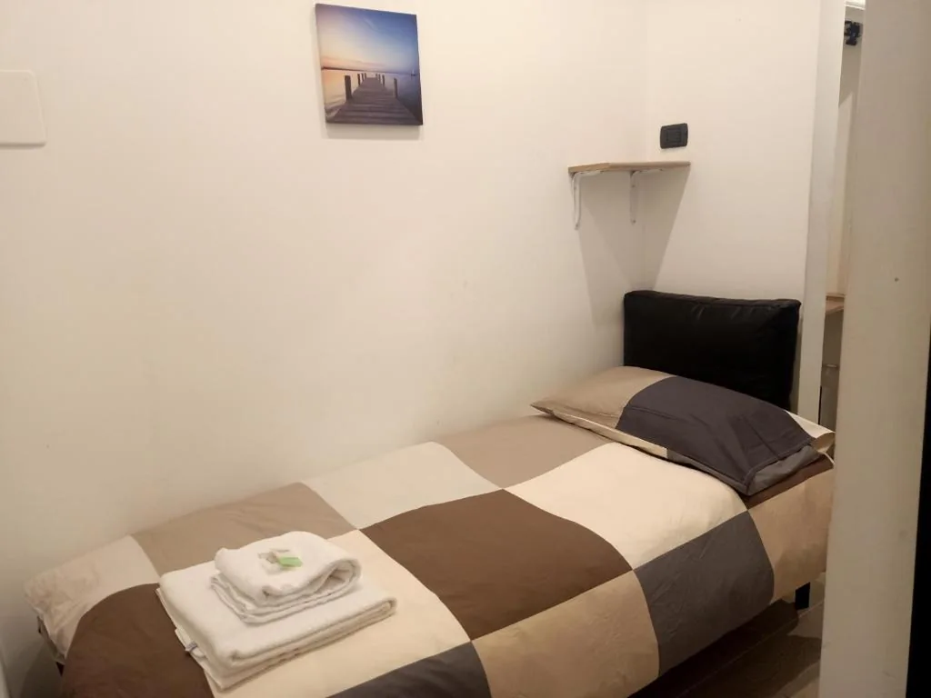 Small Twin Room — Hotel Serena