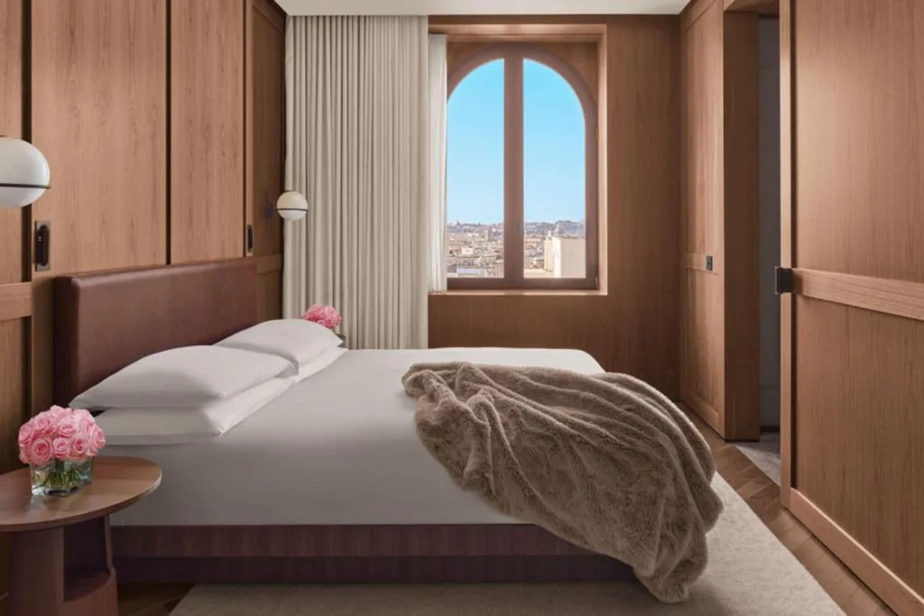 Premier Skyline Room with King-Size Bed - High Floor — The Rome EDITION