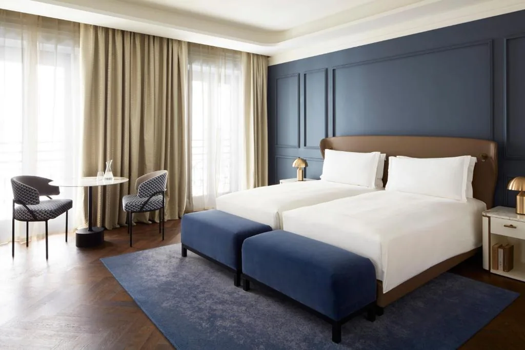 Camera Premium Doppia con Letti Singoli e con Balcone — InterContinental Rome Ambasciatori Palace by IHG