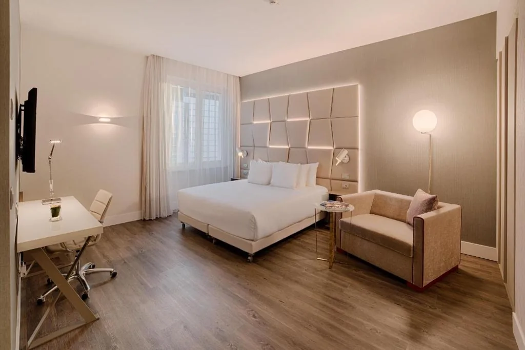 Large Premium Double/Twin Room — NH Collection Palazzo Cinquecento