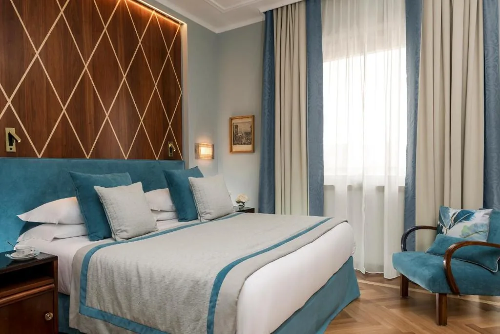 Premium Double/Twin Room — Bettoja Hotel Mediterraneo