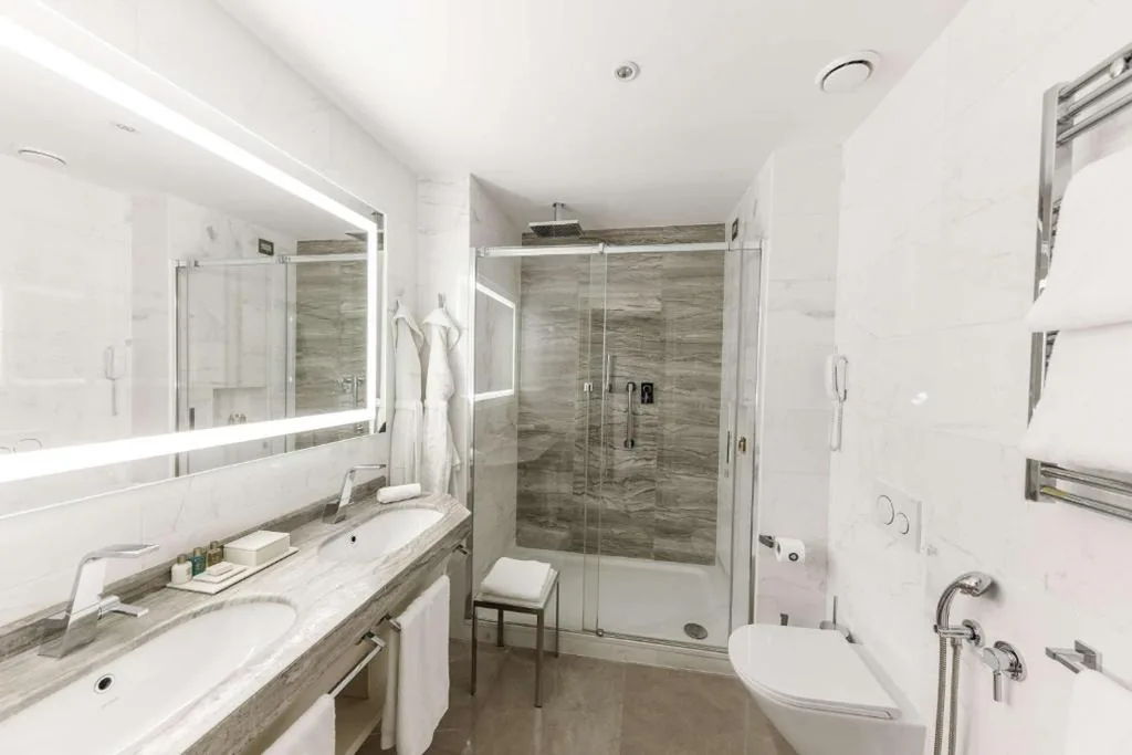 Prestige Twin Room — Aleph Rome Hotel, Curio Collection By Hilton
