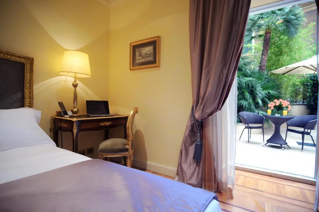 Camera Prestige Matrimoniale/Doppia con Letti Singoli con Giardino Privato — Hotel Villa Duse