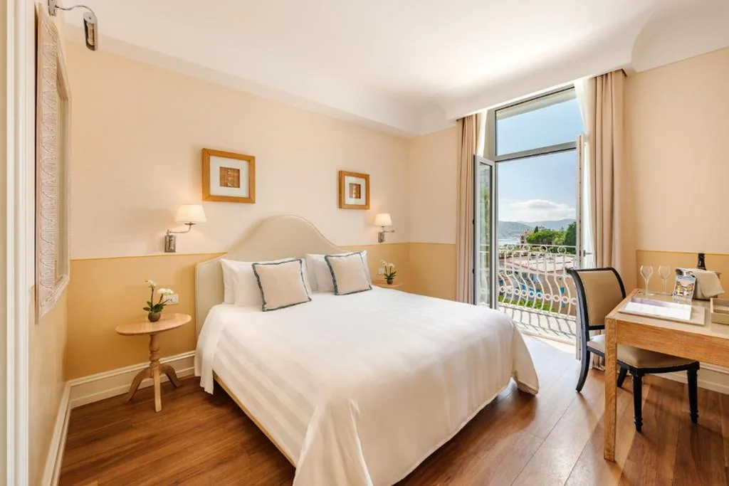 Camera Prestige Vista Mare Laterale — Grand Hotel Bristol Spa Resort, by R Collection Hotels