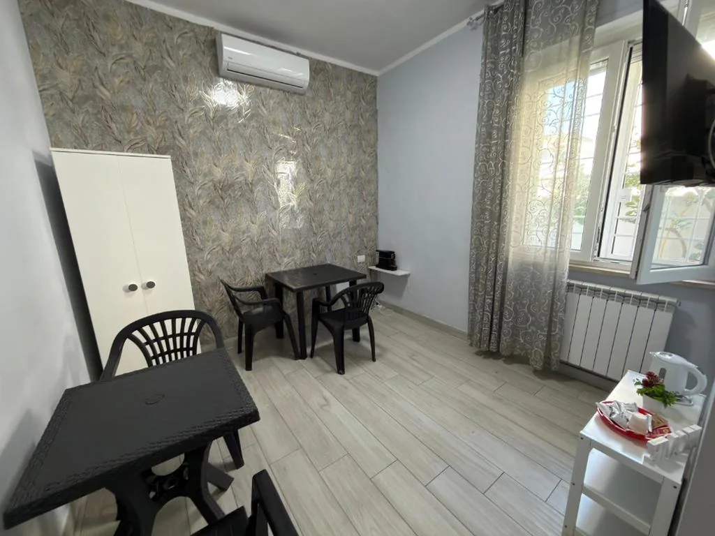 Camera privata con bagno privato e snack di benvenuto