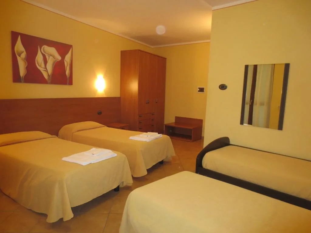 Quadruple Room — Albergo dei Pescatori