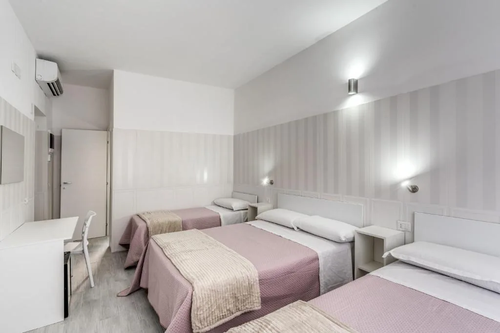 Quadruple Room — AltaDomus Roma