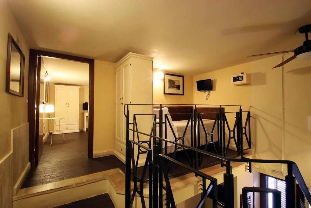 Camera Quadrupla — B&B Al Catillo 1600 – Dimora storica centro Tivoli