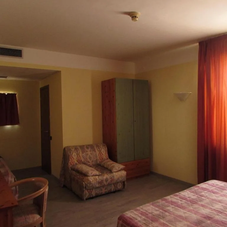 Classic Quadruple Room — Hotel Alpi Del Mare