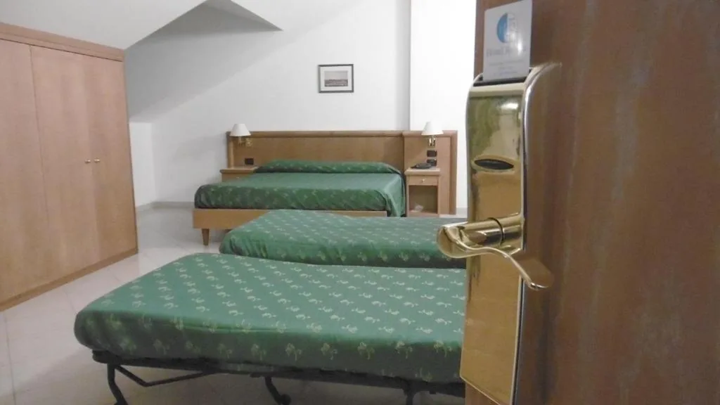Camera Quadrupla Classic — Hotel Riviera