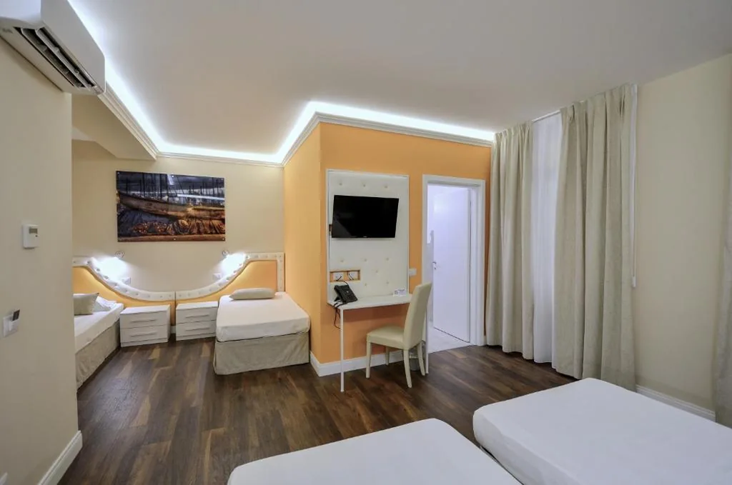 Comfort Quadruple Room — 7 Bell’s House