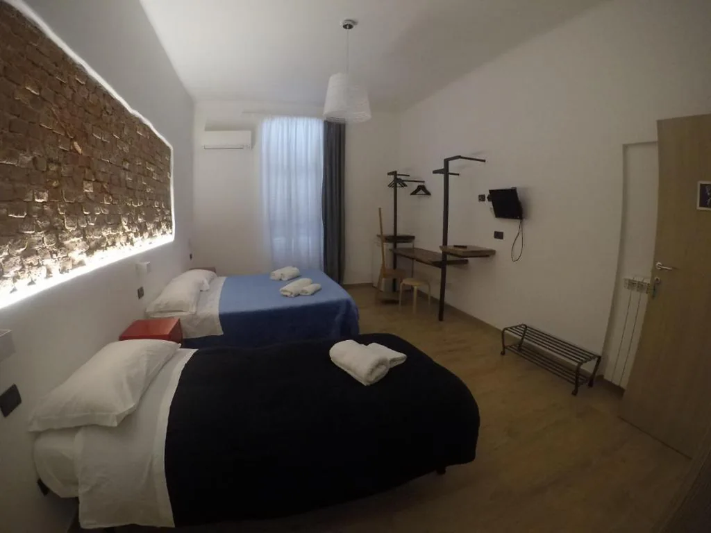Camera Quadrupla Comfort — Bella Napoli Guesthouse Trattoria Pizzeria