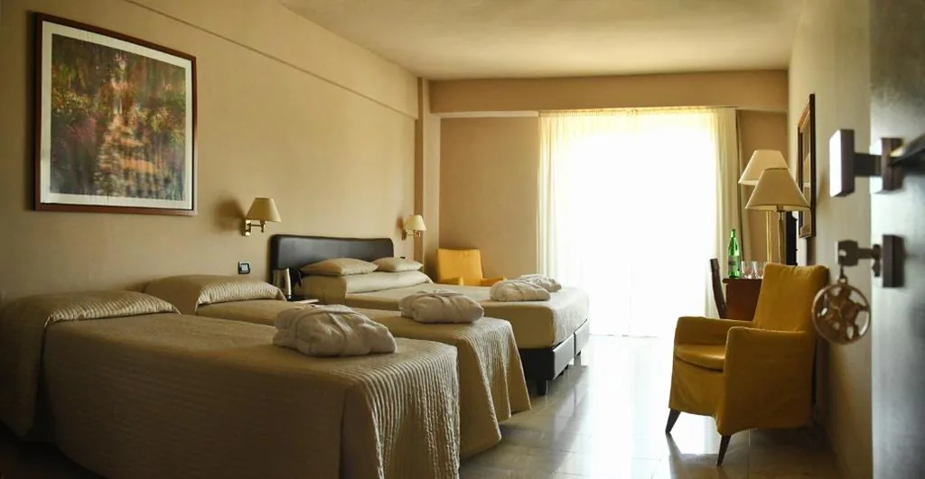 Comfort Quadruple Room with Spa Access — Hotel San Giorgio Heaven Spa