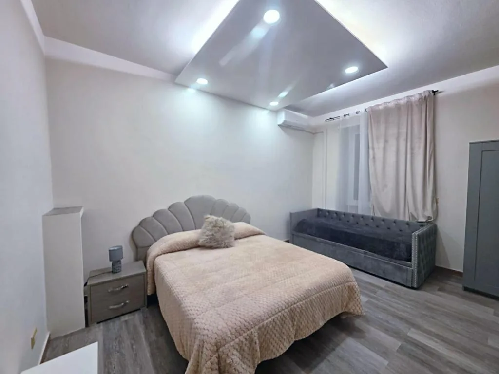 Camera Quadrupla Comfort — Glint House Prestige