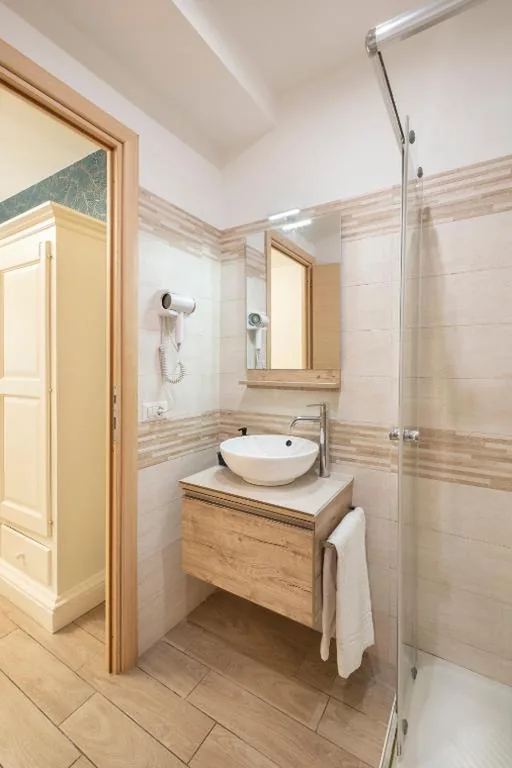 Comfort Quadruple Room — Vatican Rome Guesthouse