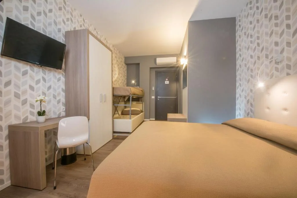 Camera Quadrupla con Bagno — B&B Fantasie Romane