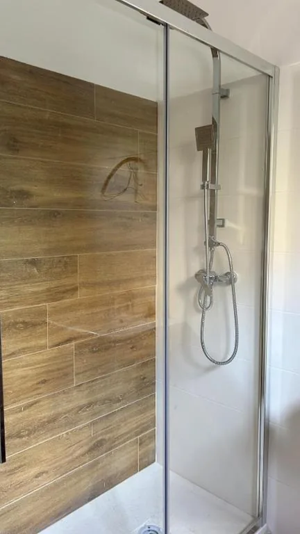 Camera Quadrupla con Bagno — BAM BAM TIBURTINA Guesthouse
