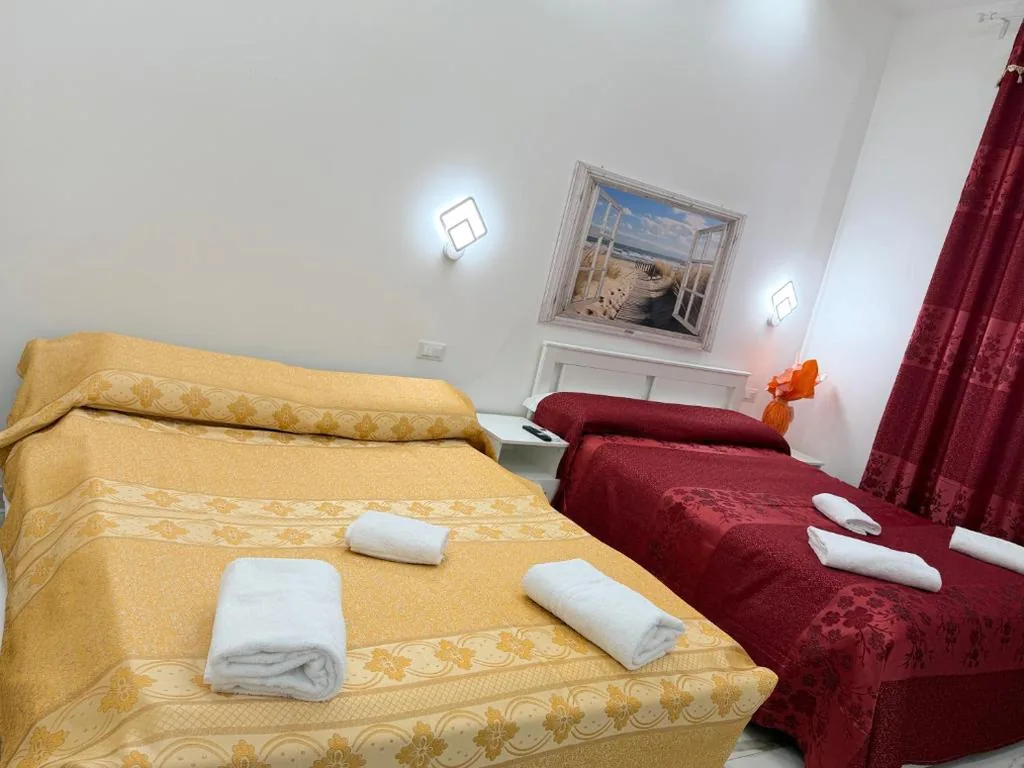 Quadruple Room with Bathroom — Hotel Eurorooms
