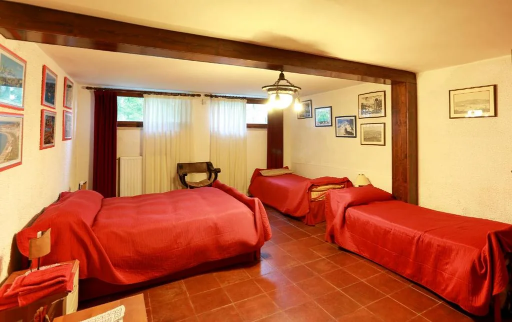 Camera Quadrupla con Bagno in Comune — B&B Villa Sans Souci