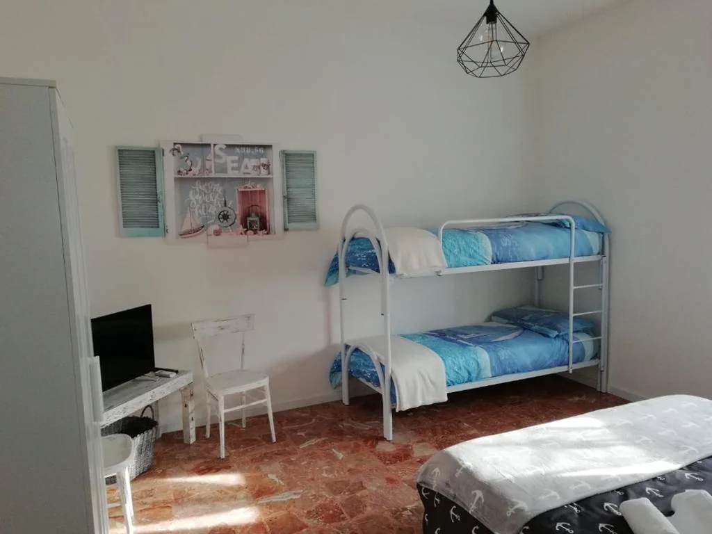 Quadruple Room with Shared Bathroom — Good Morning Shopping