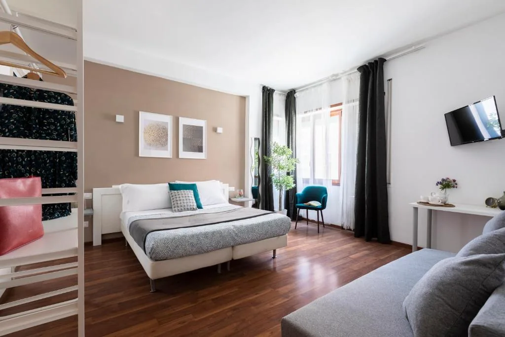 Camera Quadrupla con Bagno — Momo Central Rome 3