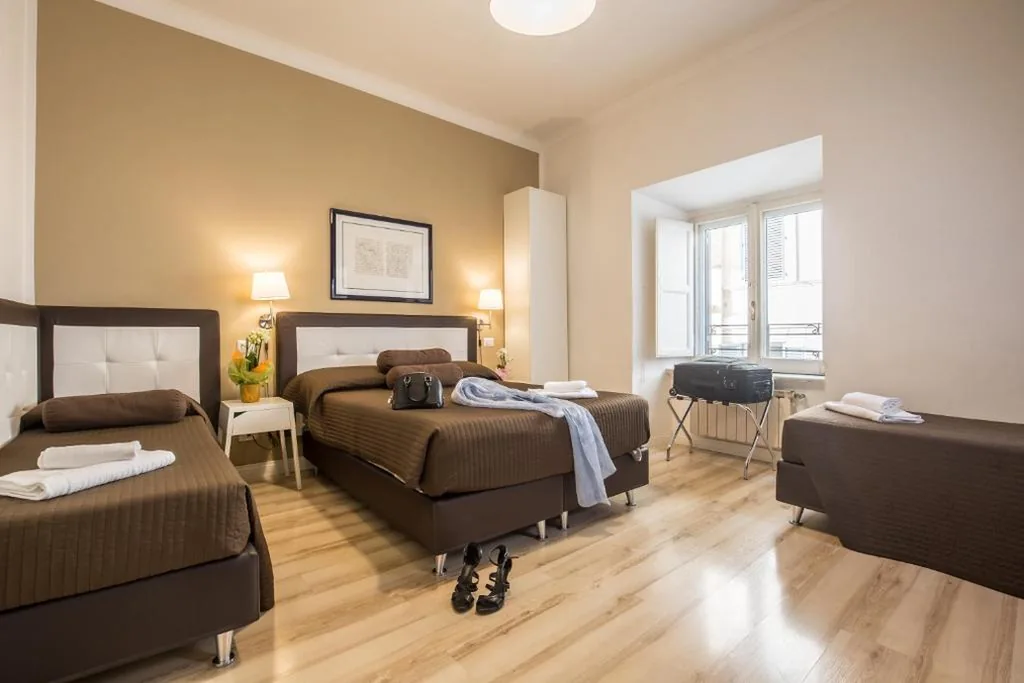 Quadruple Room with Private Bathroom — 900 Liberty Rooms