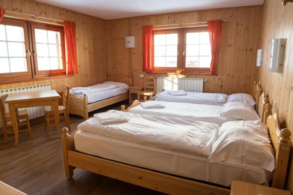 Quadruple Room with Private Bathroom — Aalts Dorf