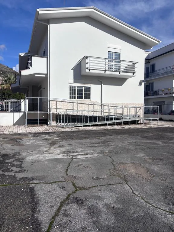 Camera Quadrupla con Bagno Privato — Anima Domus