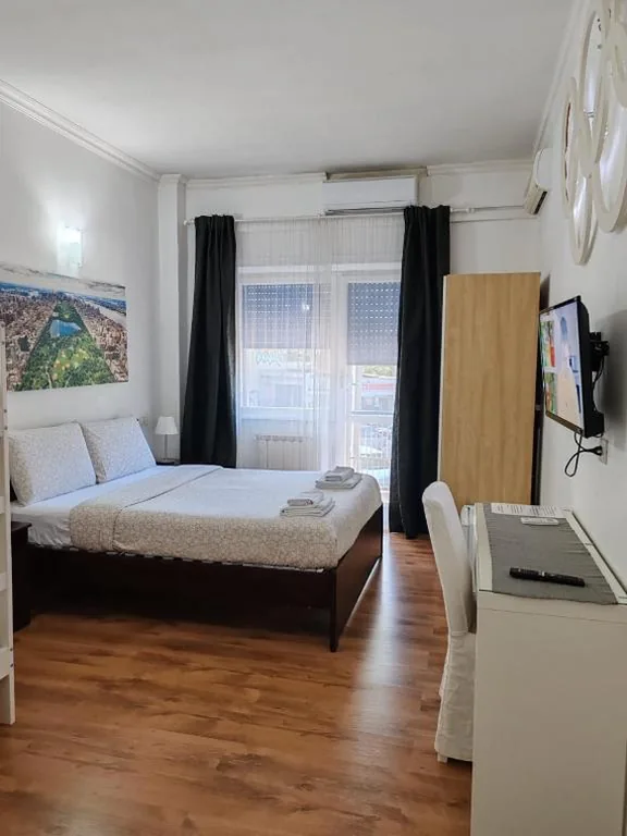 Camera Quadrupla con Bagno Privato — Appia Avenue 639