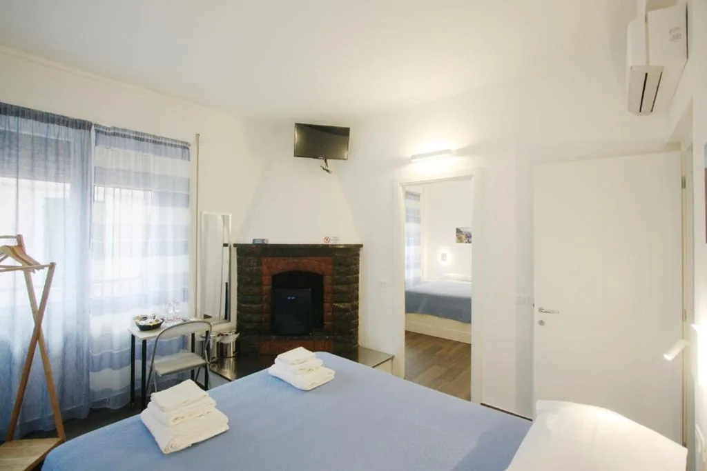 Camera Quadrupla con Bagno Privato — Barbj’s rooms