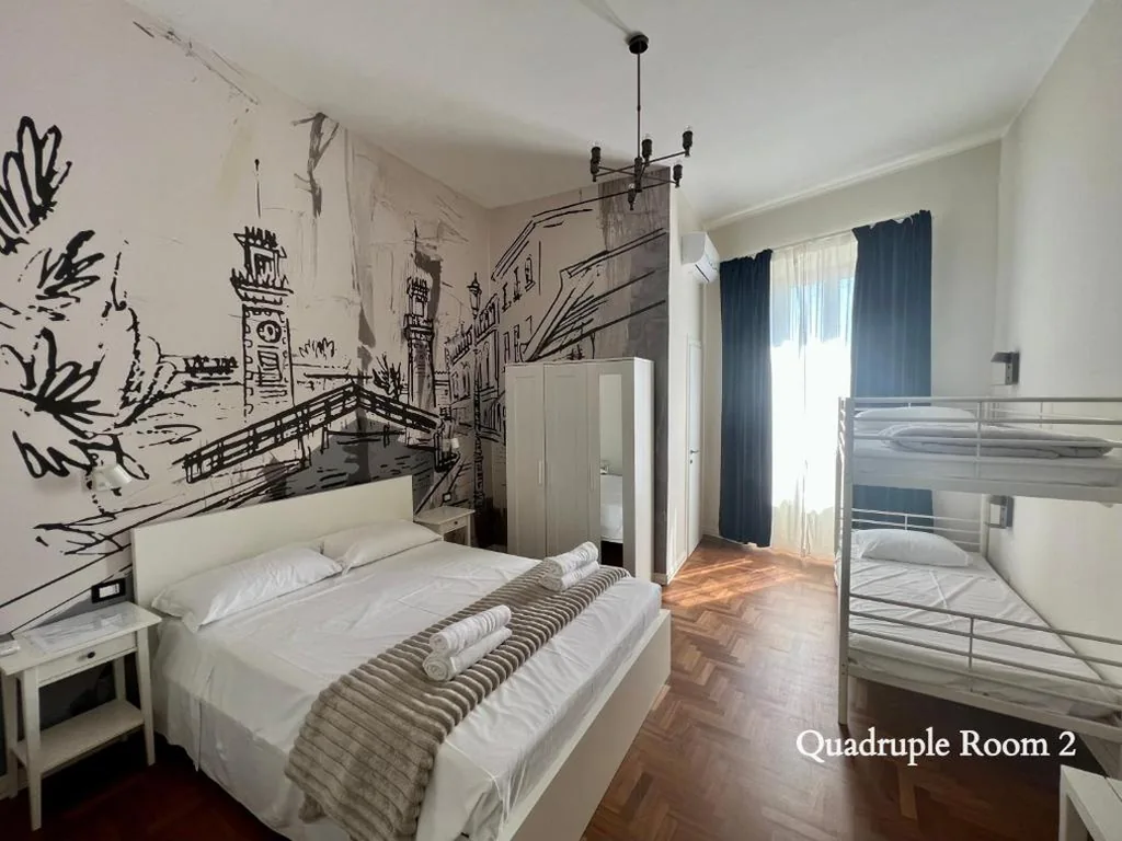 Quadruple Room with Private Bathroom — Be Your Home – Guest House Fuori Dal Porto