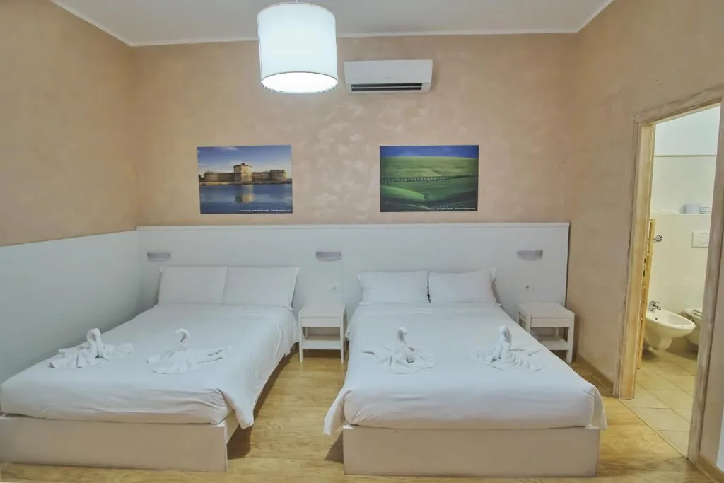 Camera Quadrupla con Bagno Privato — Bel Sole Guest House