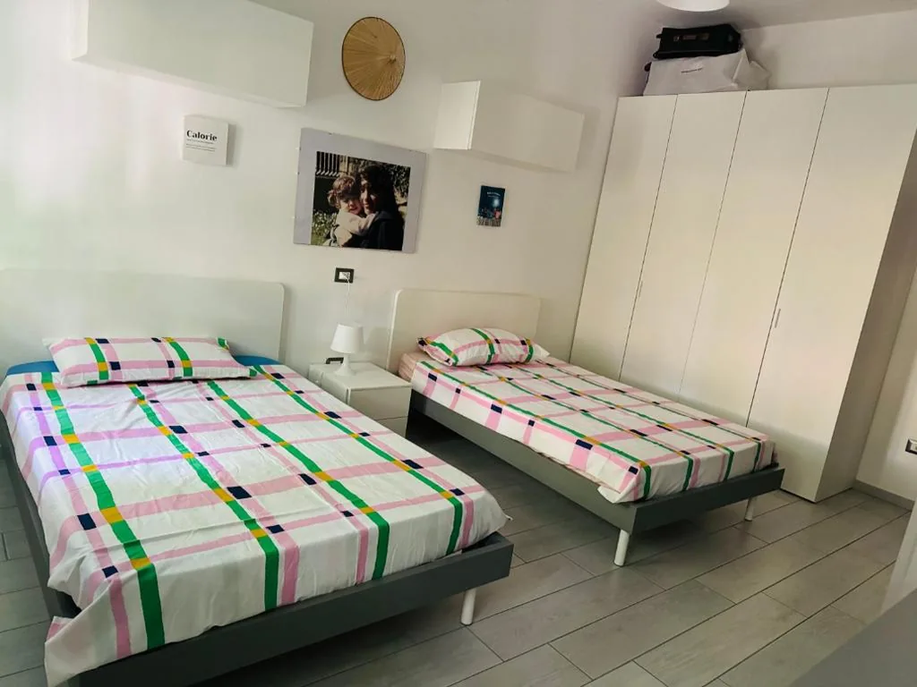 Quadruple Room with Private Bathroom — camera con bagno privato